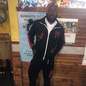 Meet your Posher, Larry